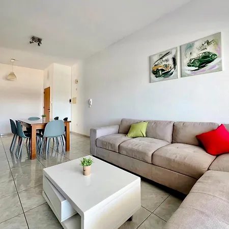 Mackenzie Lara 201 *